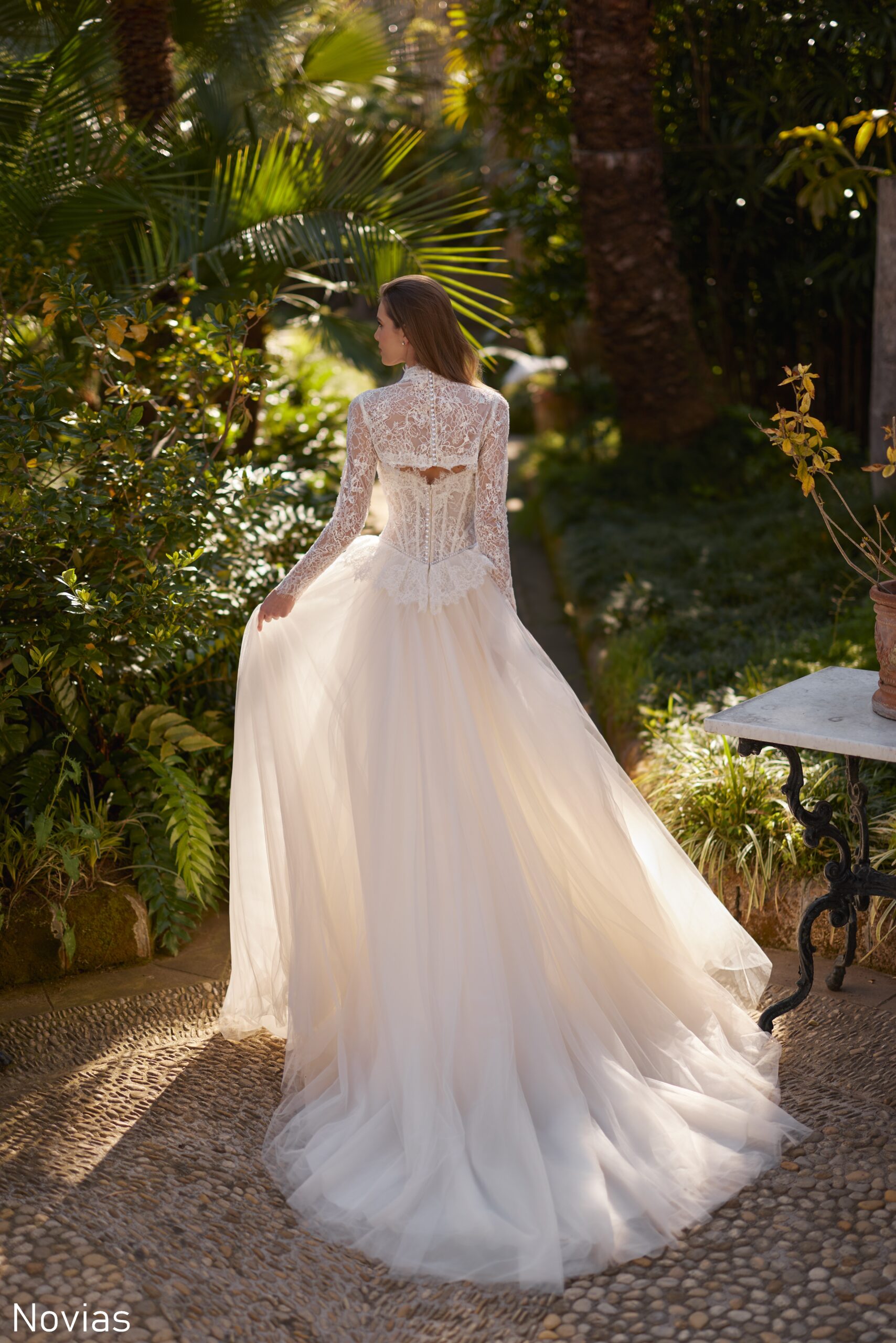 61 Novias